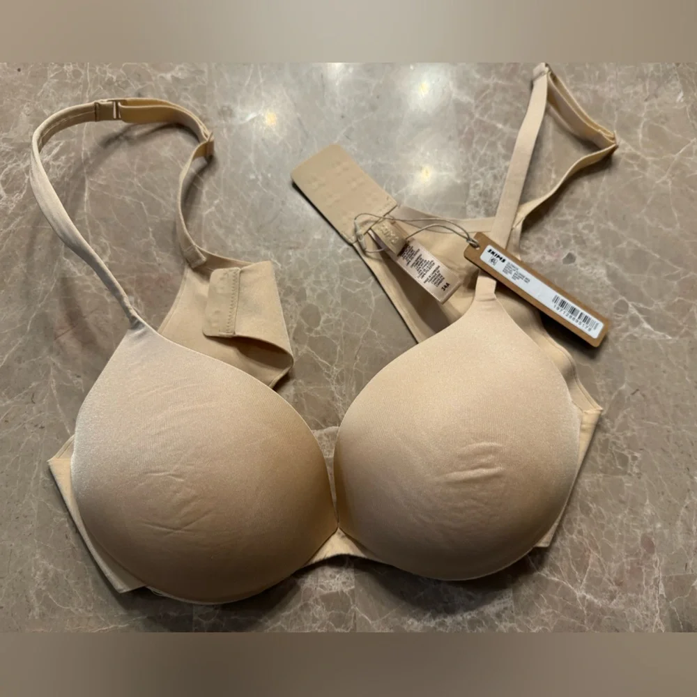 SKIMS Nude Teardrop Bra - Picture 3 of 7